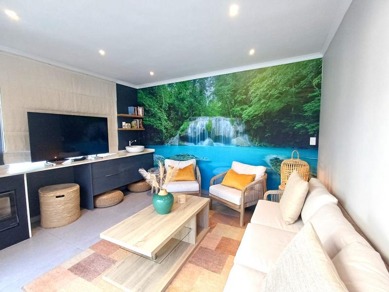 5 Bedroom Property for Sale in Pearl Bay Western Cape